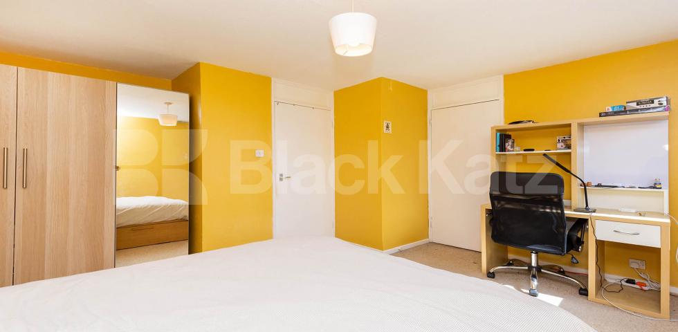 Recently decorated spacious 3 bed with a modern kitchen and bathroom Sanders Way, Archway / Crouch End